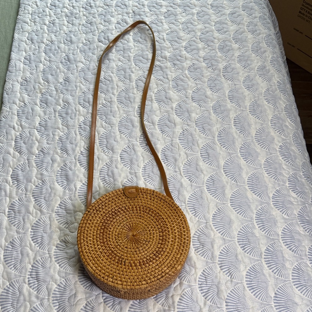 🌿 Boho Round Rattan Crossbody Bag | Bali Woven Straw Circle Purse- Batik Lined - Picture 9 of 10